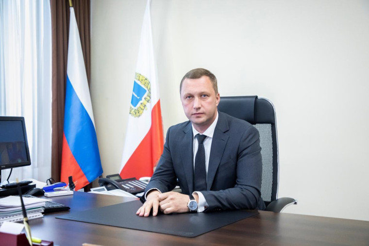Поздравление с Днем знаний от губернатора Саратовской области Бусаргина Р.В..